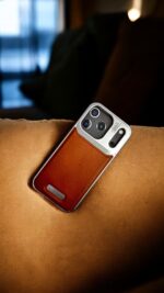 Elegant Metallic Perfume iPhone 17 Pro / Pro Max - Image 20