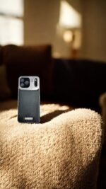 Elegant Metallic Perfume iPhone 17 Pro / Pro Max - Image 11