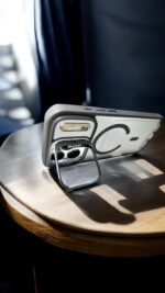 Ultra-Light Fiber Cover with Stand for iPhone 17 Pro / Pro Max - Image 9